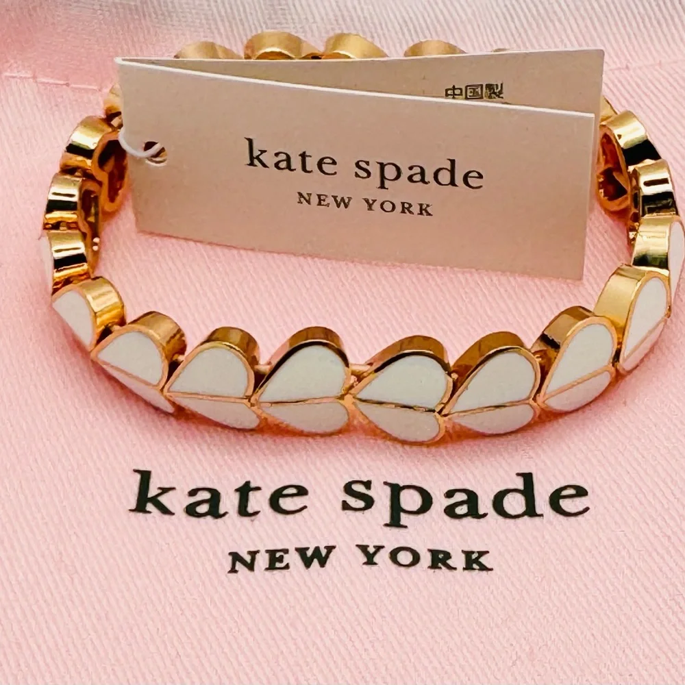 Kate Spade 🤍 Heritage Spade Heart Bracelet NWT White Enamel with Dust Bag - Picture 2 of 5